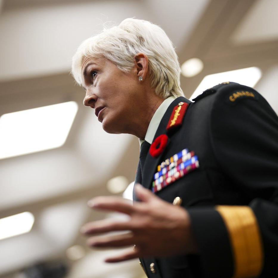 Canada's top general takes on U.S. senator in defending womens' role in combat units